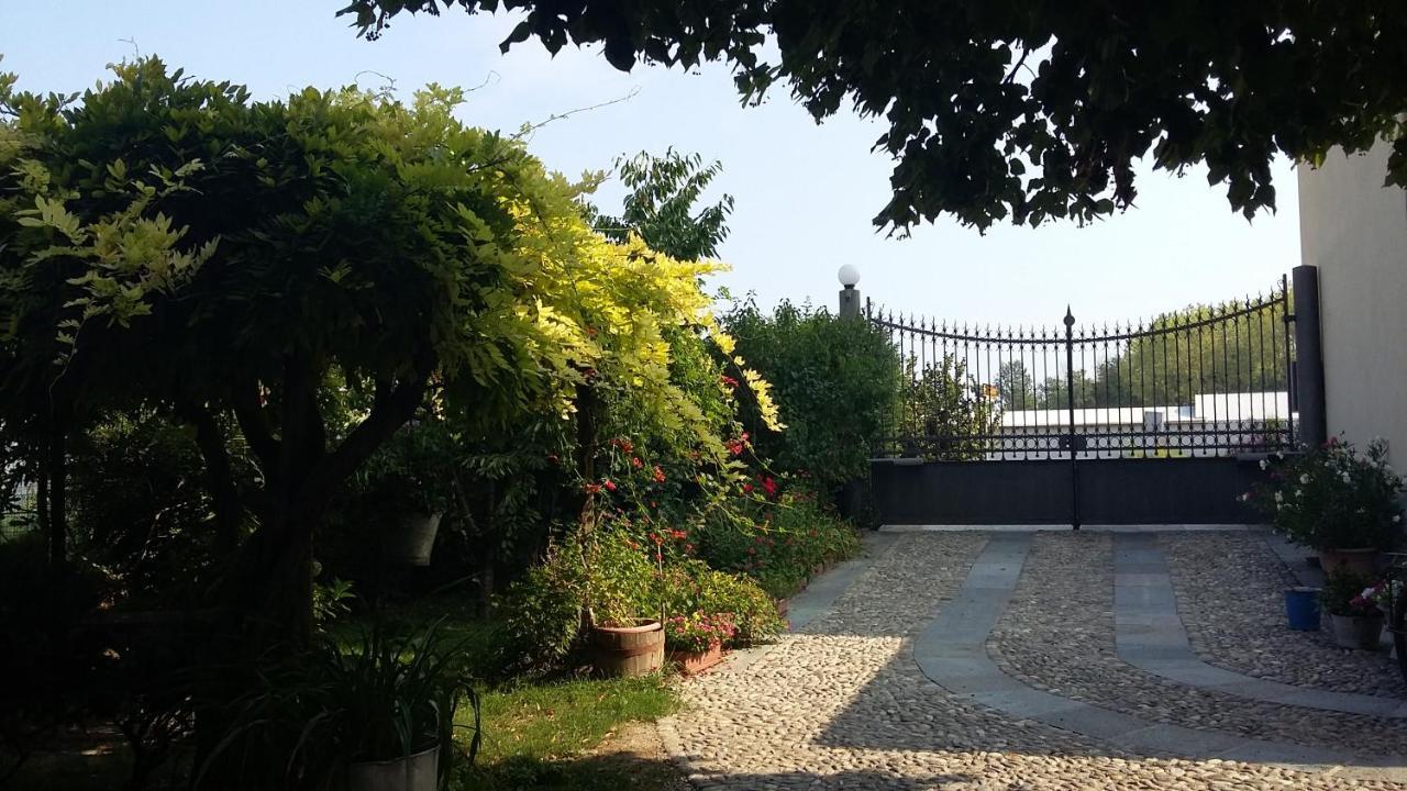 Bed and Breakfast Il Germano Reale Альба Экстерьер фото